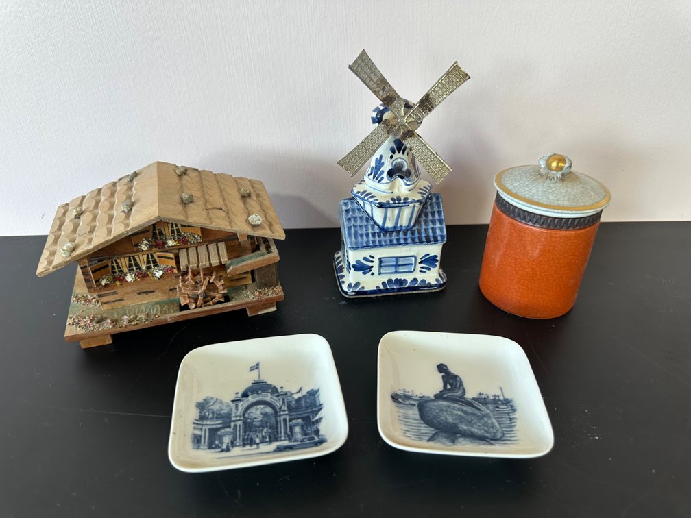 Charming Assorted Trinket Collection – Royal Copenhagen, Delft, Weggiserlied and More!