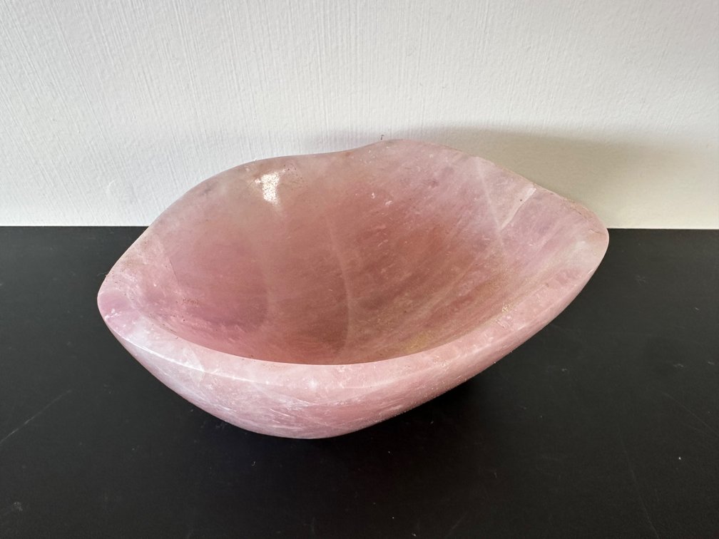 Hand-Carved Rose Quartz Bowl – Crystal Décor