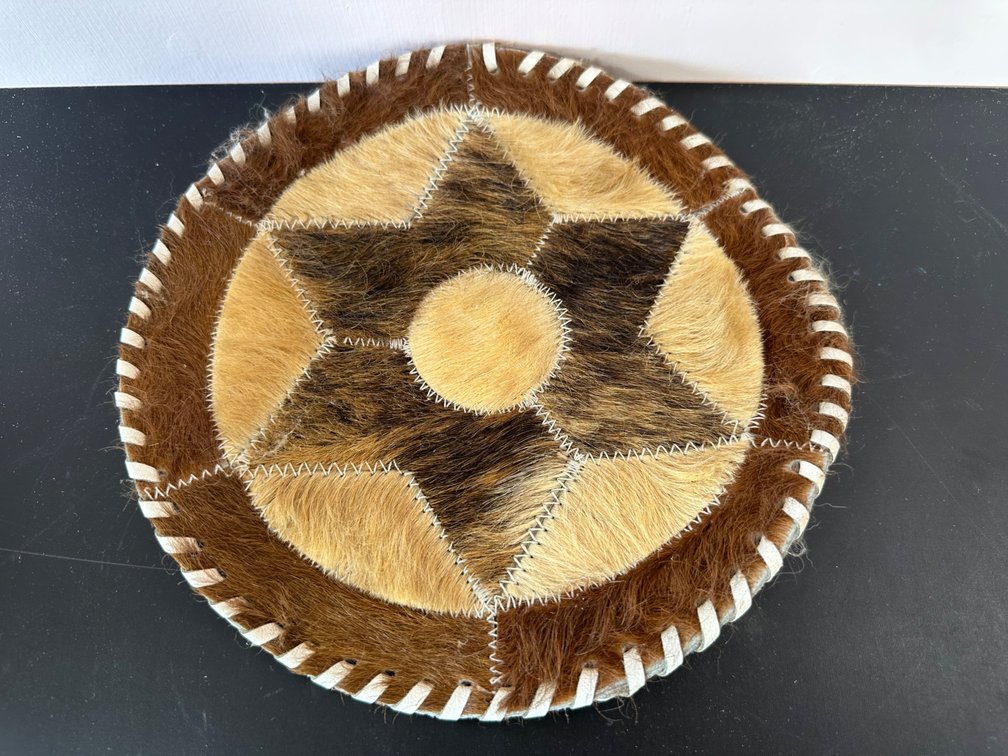 Handcrafted Star Pattern Cowhide Round Mat