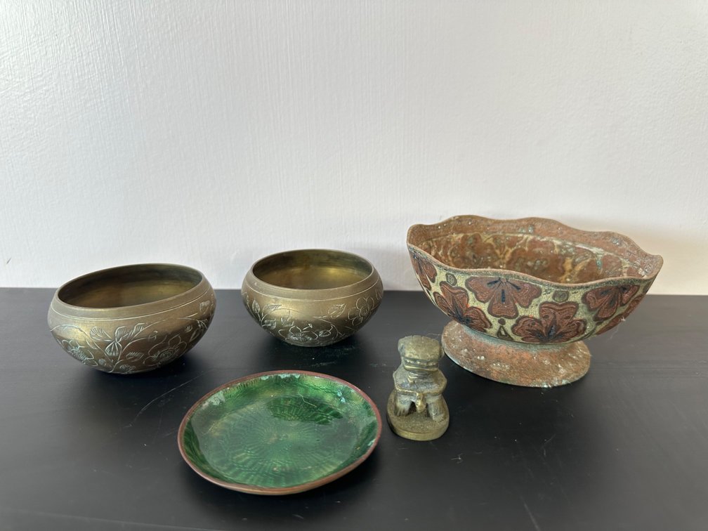 Collection of Decorative Bowls, Plate, and Mini Foo Dog Figurine
