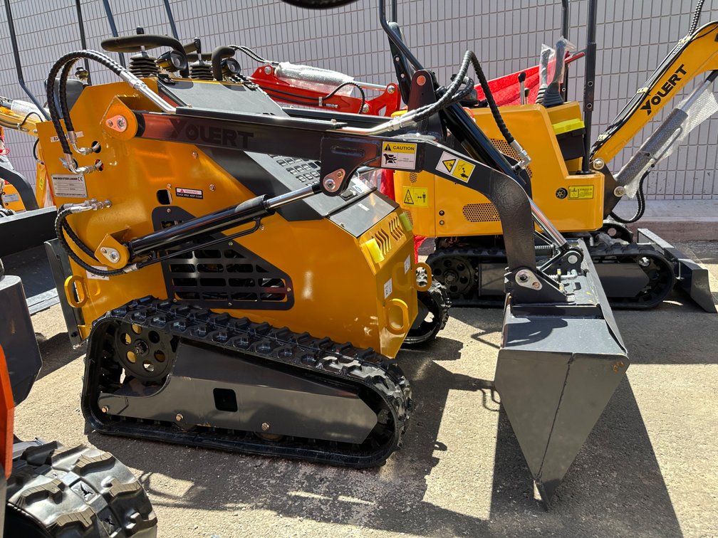 Youert U-380 Mini Skid Steer Loader