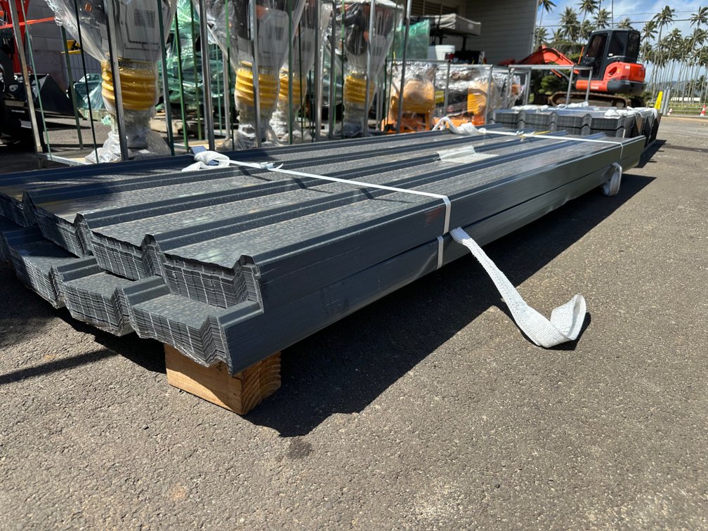 (X's 100) Steel Surface Fence & Roof