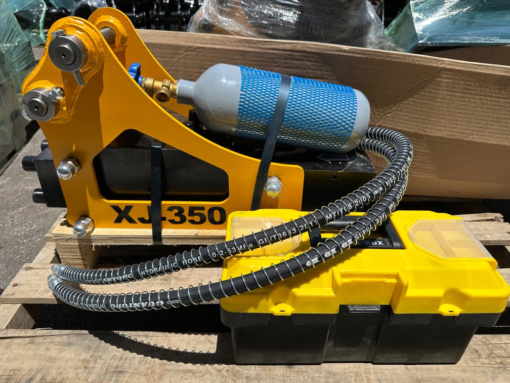 XJ-350 Hydraulic Breaker Hammer Attachment