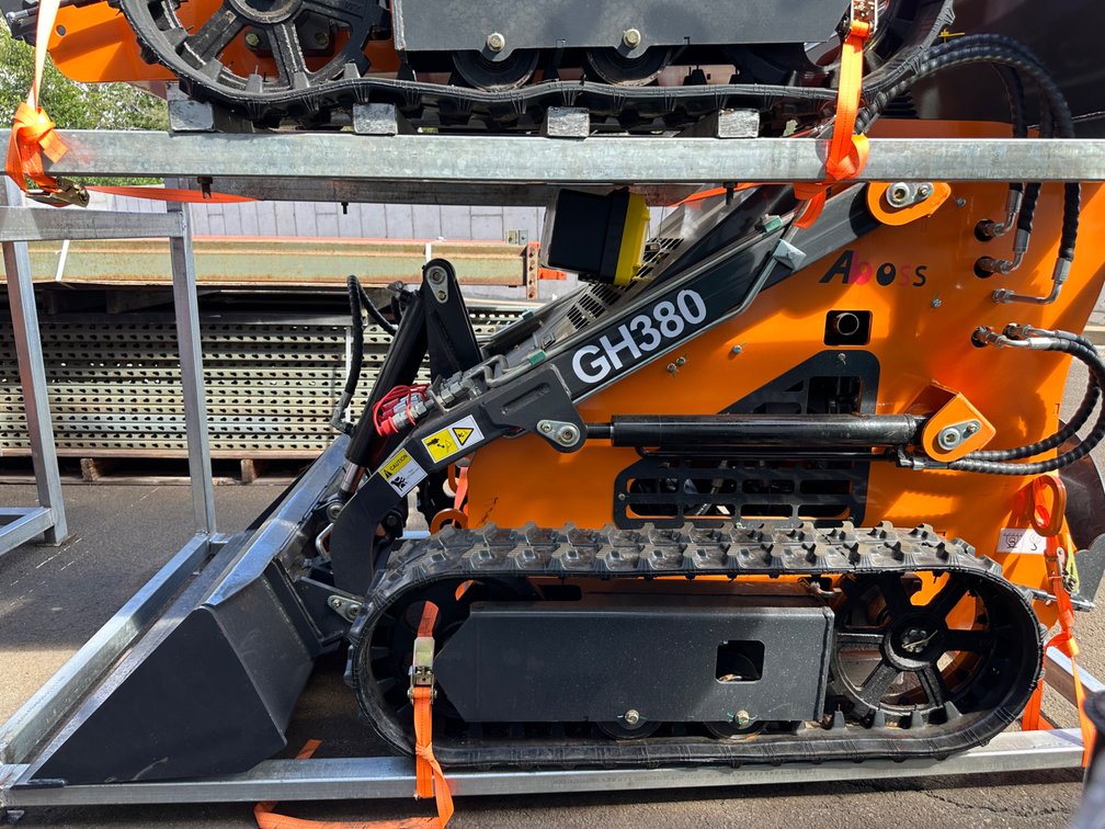 GH380 Mini Skid Steer Loader