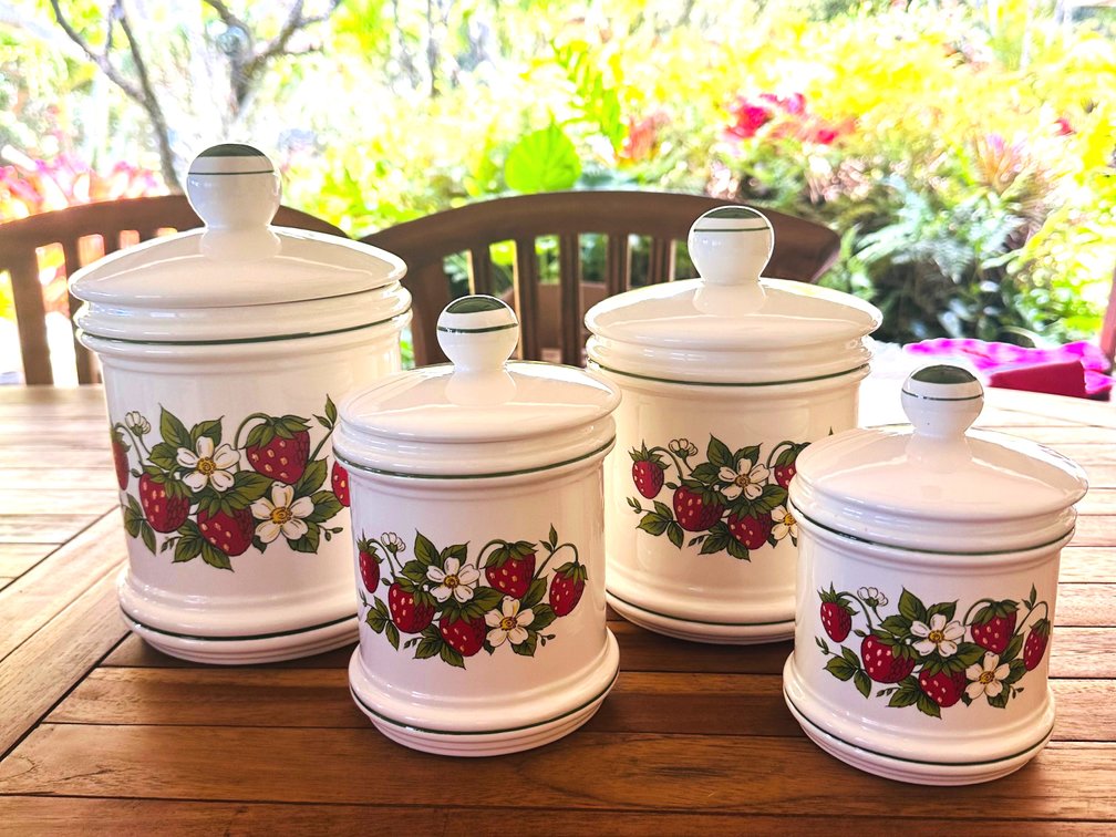 X4 Vintage strawberry ceramic jars made in japan