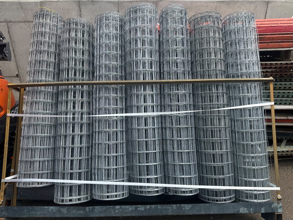 (X's 7) Galvanized Wire Fencing Rolls