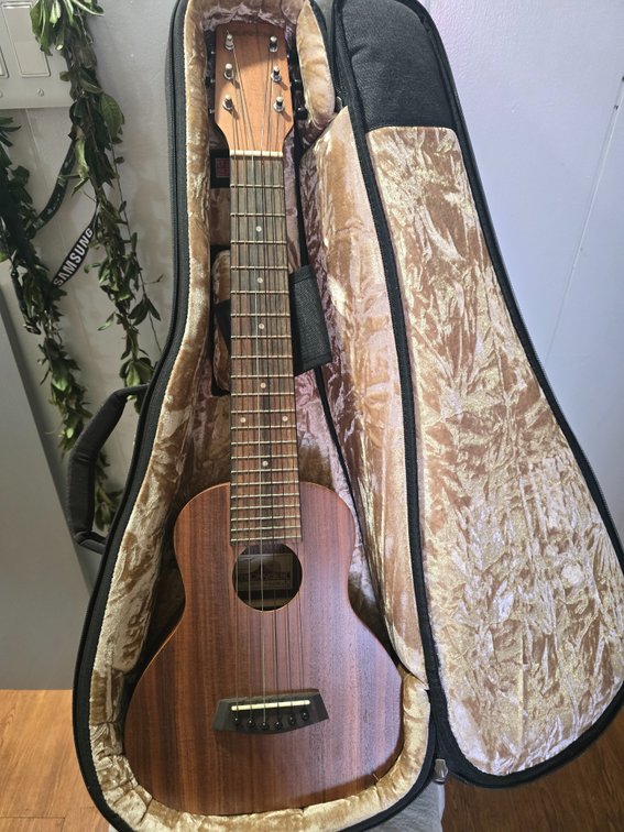Islander Guitalele