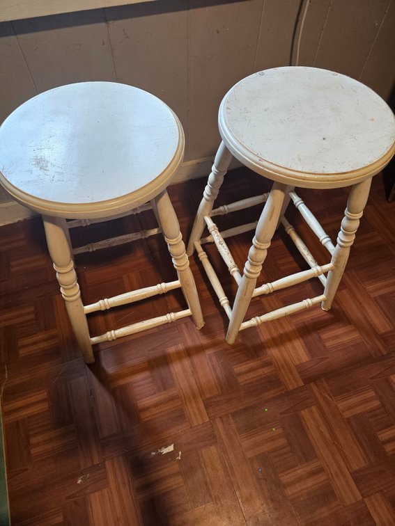 (X'2)White painted stools