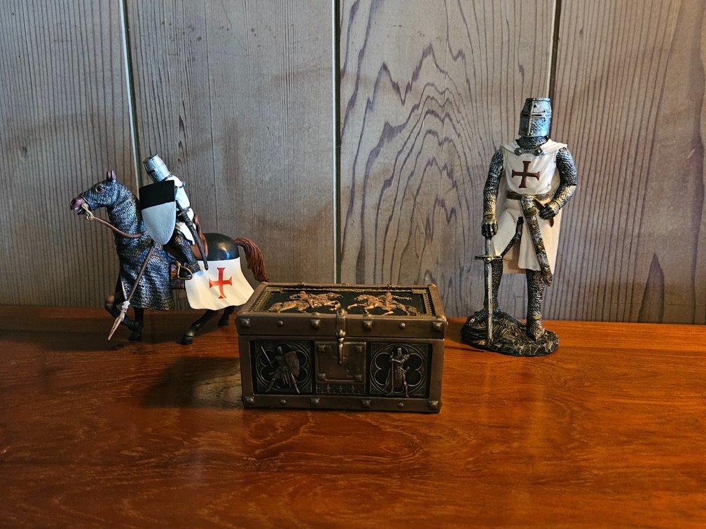 Templar knights and metal box.
