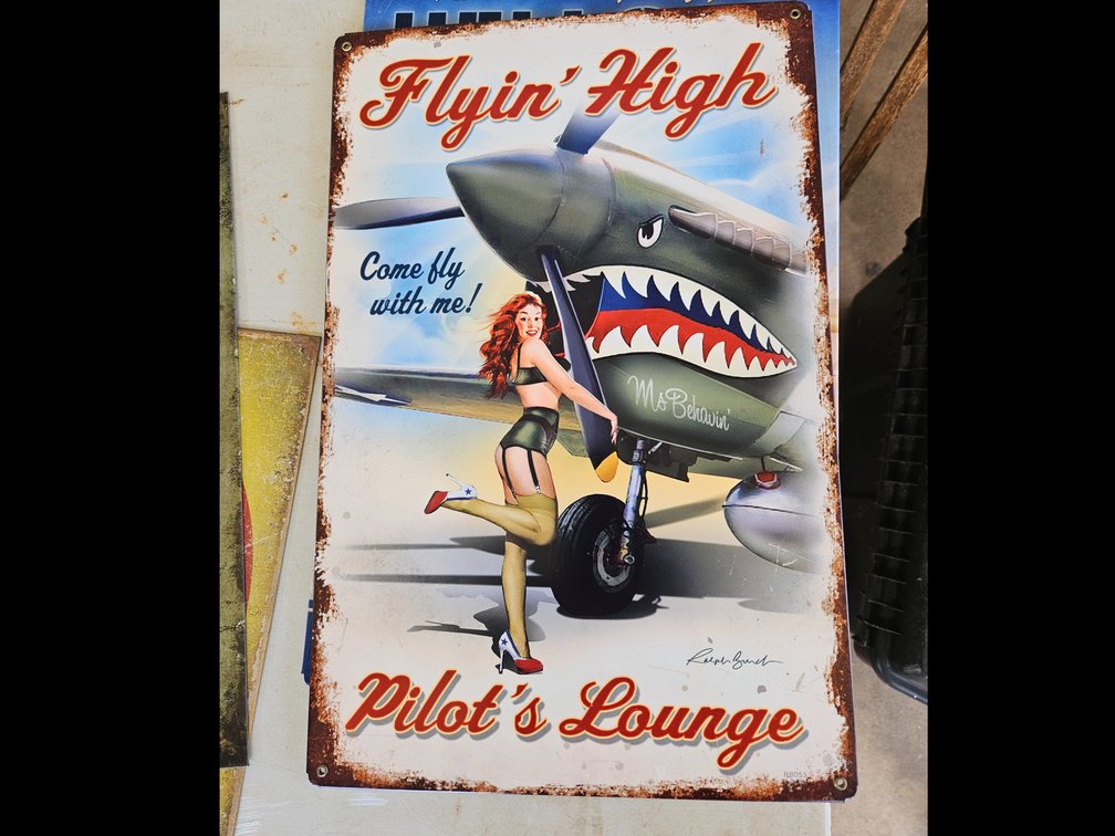 Flyin’ High Pilot’s Lounge