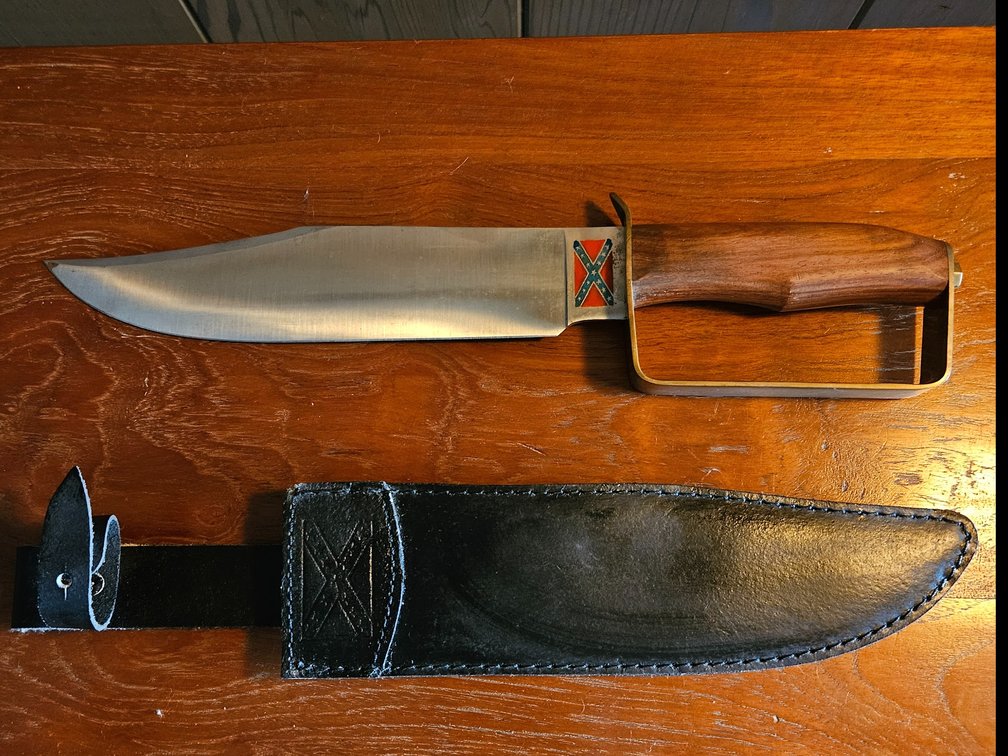 Small hand sword. 