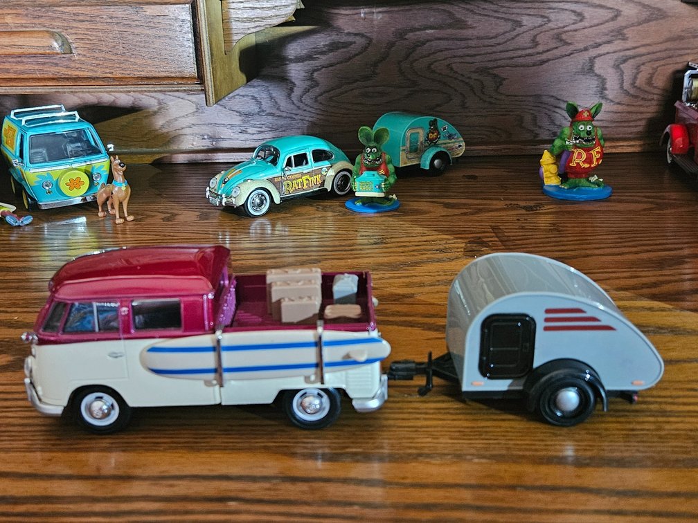 VW surf truck and trailer. 