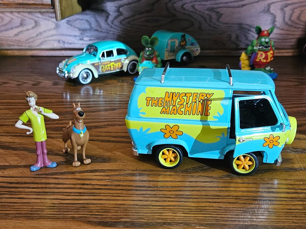 Mystery Machine and figurines. 