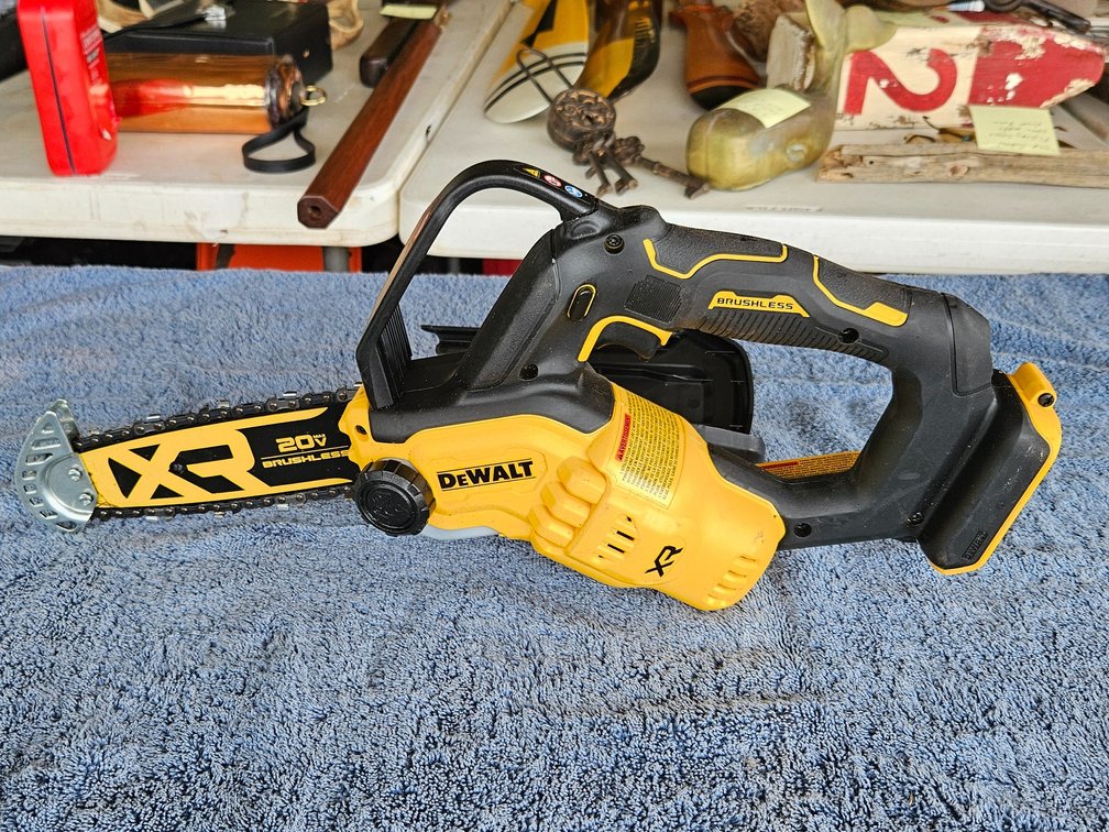Dewalt mini chainsaw. 