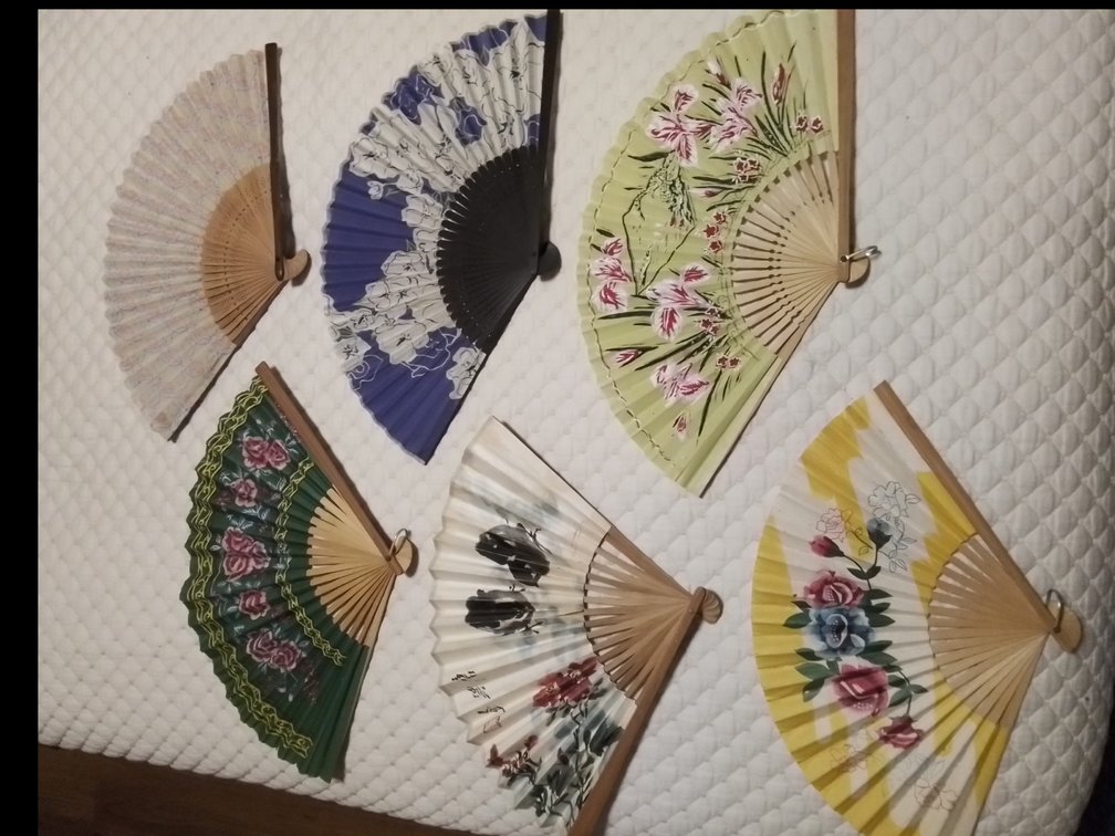 SILK 7 hankies and 7 fans