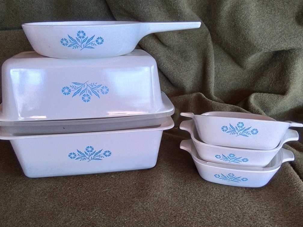 VINTAGE--Corningware  Cornflower 