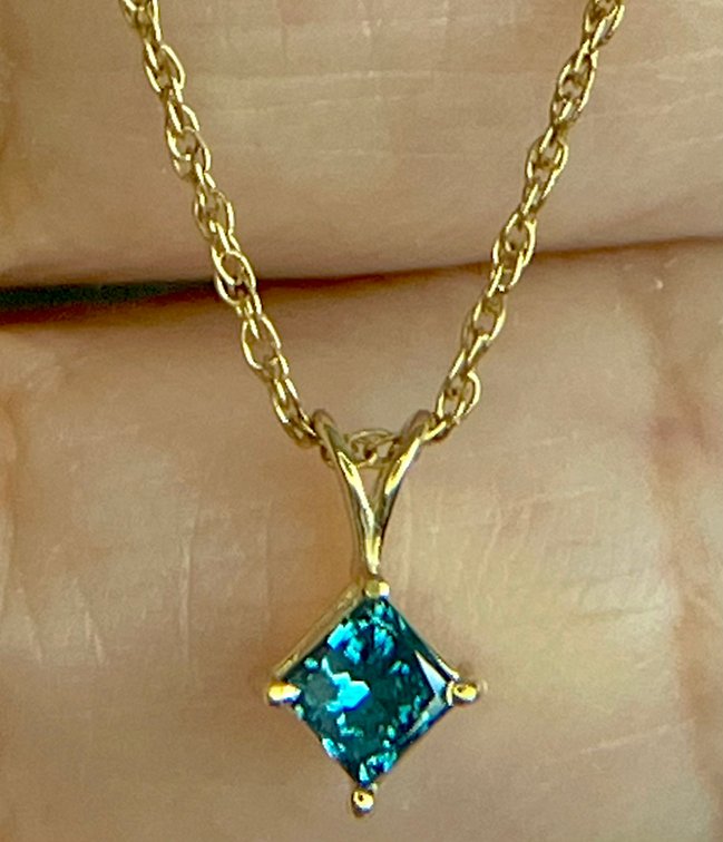  Impressive!!!  Genuine Natural Diamond Set in a 14K Solid Gold Pendant w/ Matching 14K Gold Chain!  Pristine Beauty!