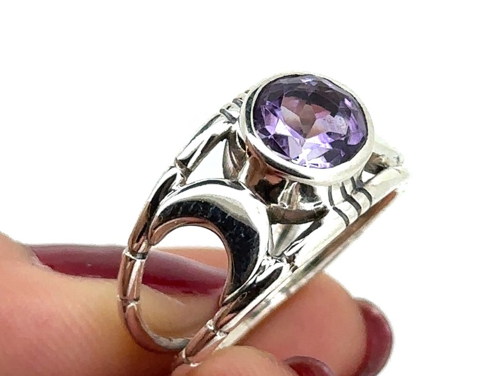 925 Sterling Silver Amethyst Ring with Moon Motif – Size 9