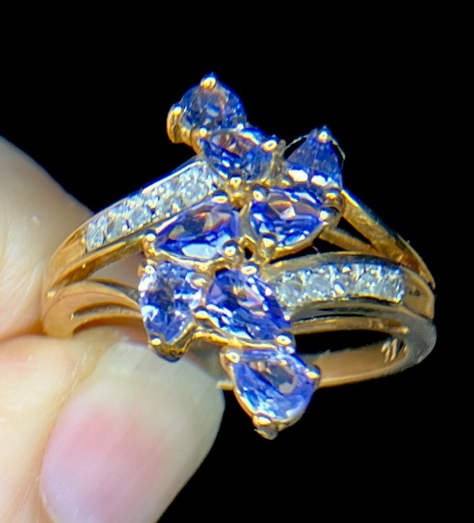 Tanzanite and Diamond set in 10K Genuine Gold Ring 3.3 grams