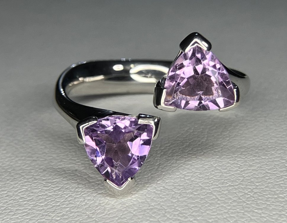 NEW Amethyst Pinkish Kissing Trillions Ring  4.73 Grams