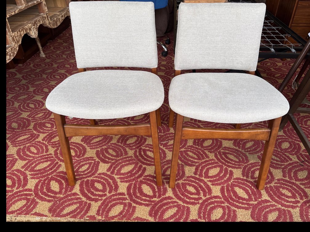 (X’s 2) Mid-Century Modern Dining Chairs (Assembled)