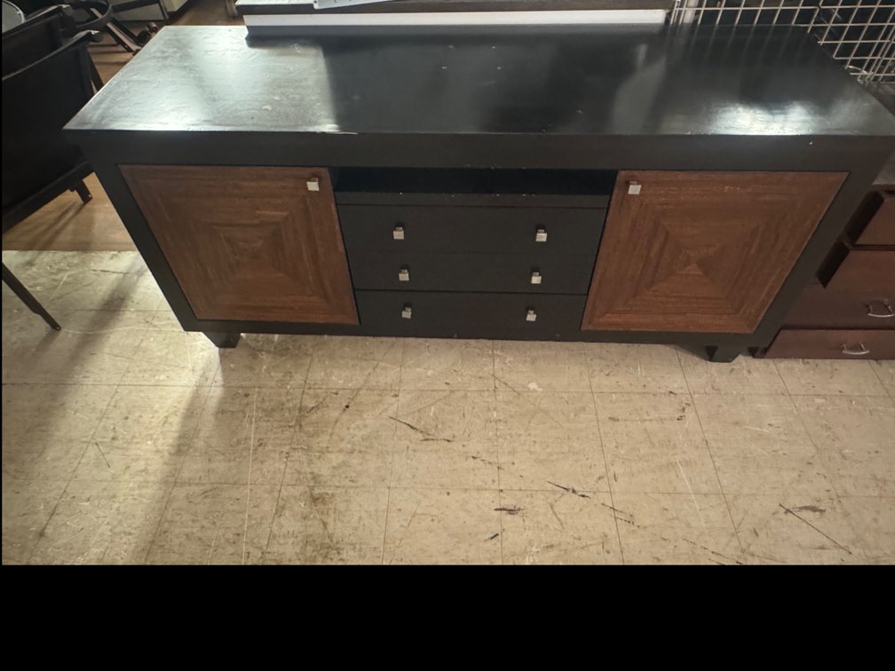 Entertainment console & 50” LG Flatscreen