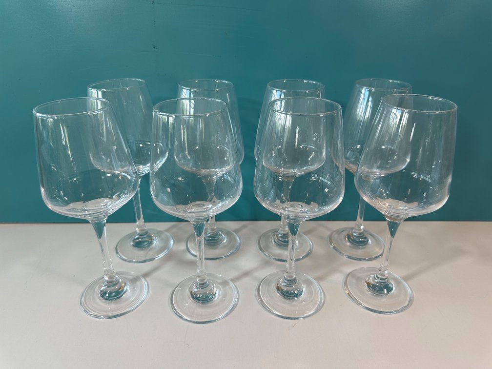 (X's 8) Classic Clear Wine Glasses