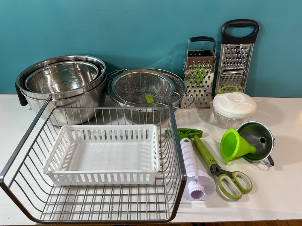 Stainless Steel Mixing Bowls, Graters & Kitchen Tool Lot