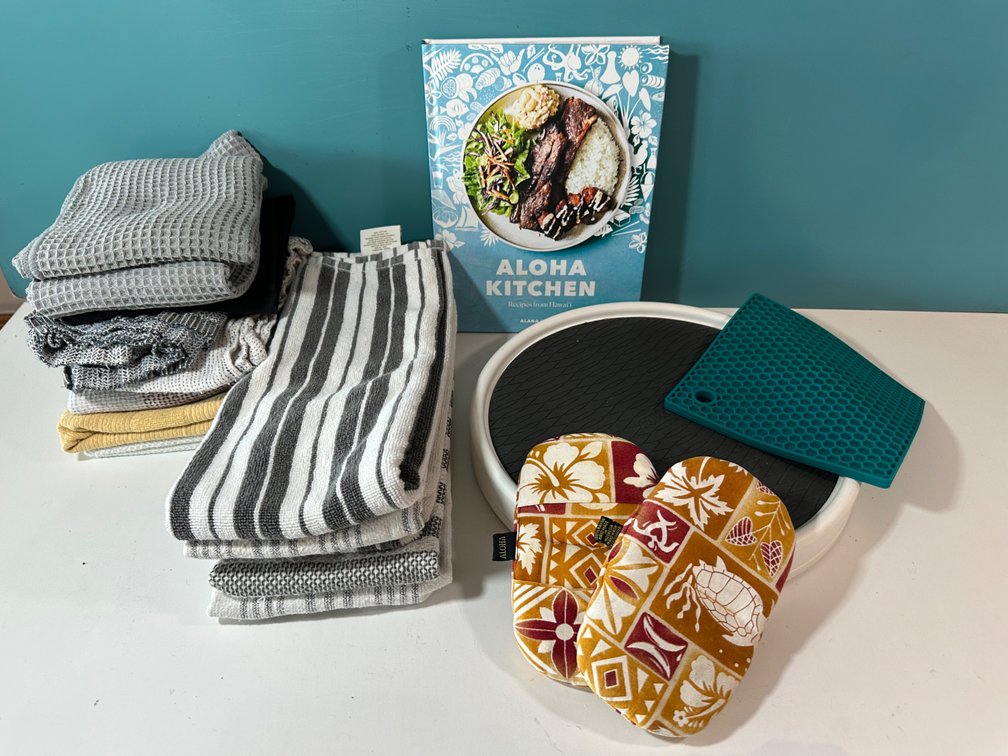 Aloha Kitchen Cookbook with Kitchen Towels & Accessories