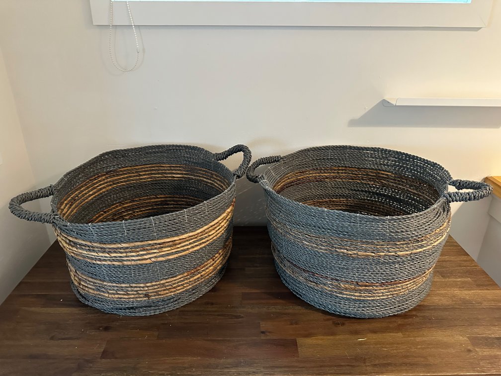 (X's 2) Round Woven Baskets with Handles