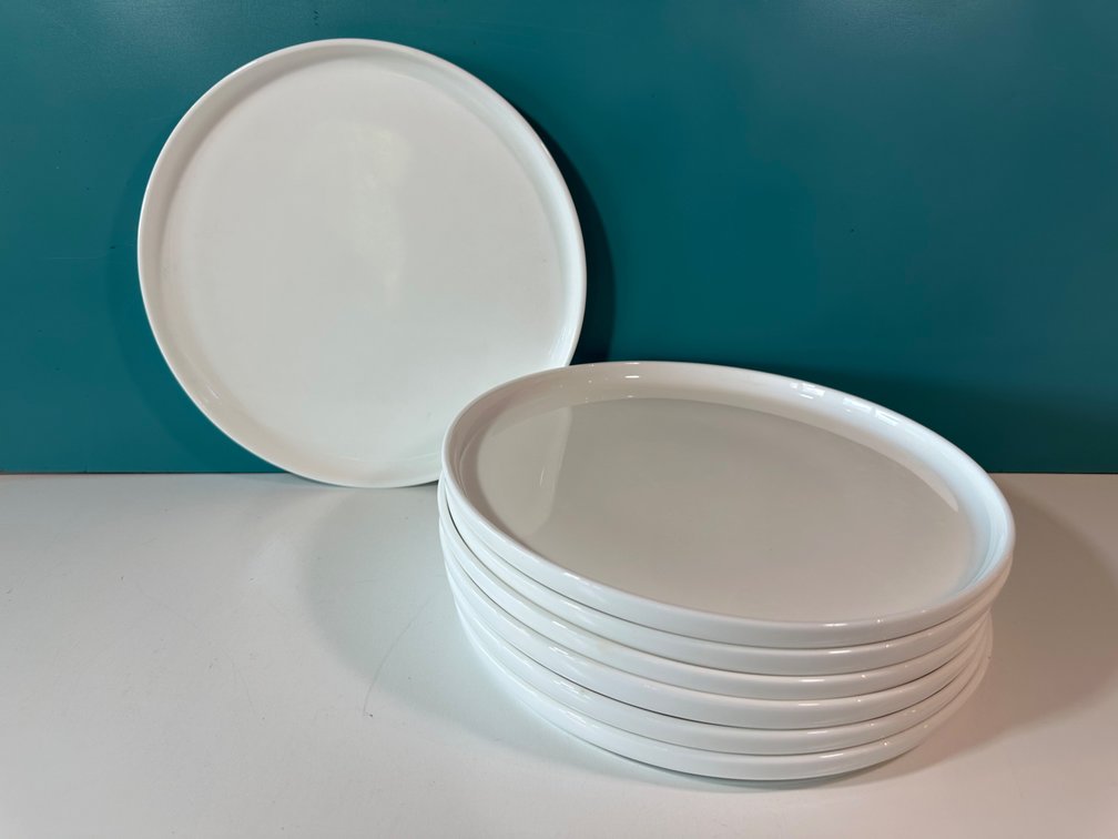 (X's 7) Mikasa 10" Classic White Round Dinner Plates