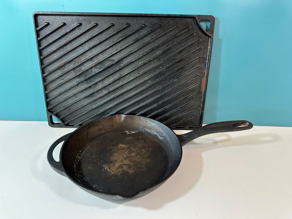 Cast Iron Skillet & Griddle