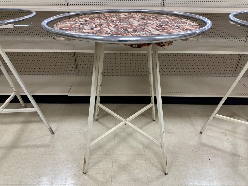 Adjustable Round Commercial Clothing Rack