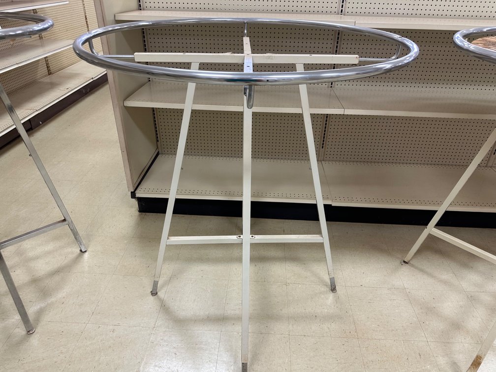 Adjustable Round Commercial Clothing Rack