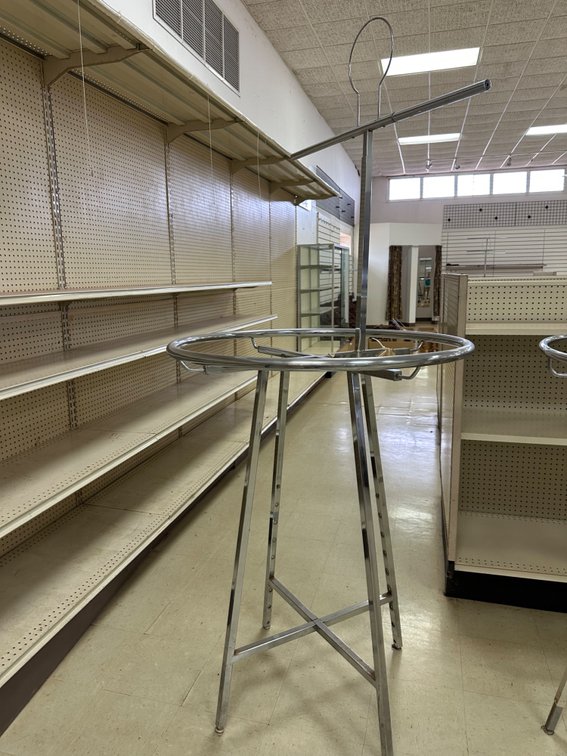 Commercial Round Clothing Rack with Top Extension