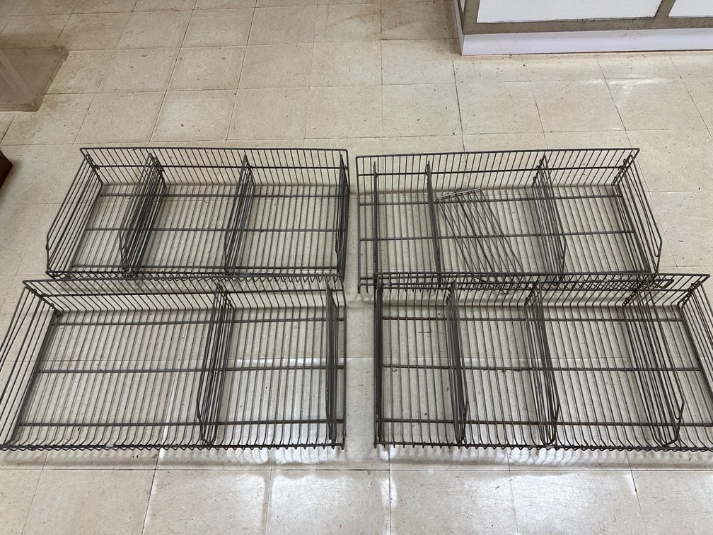 (X's 4)  Set of Four Wire Baskets
