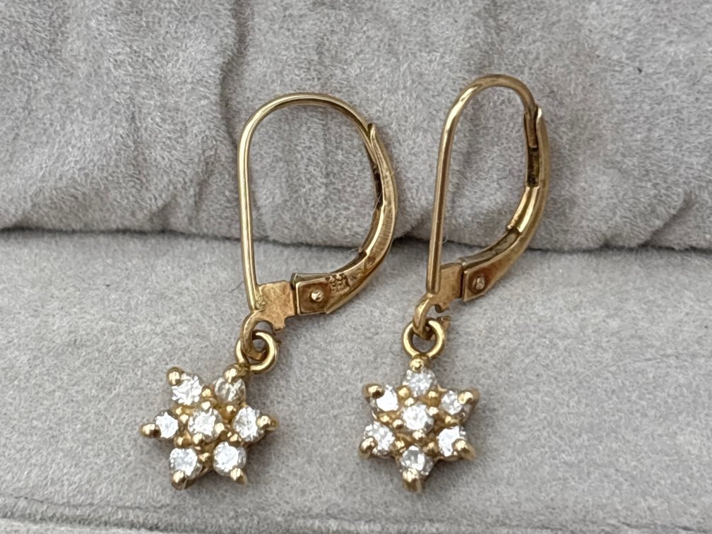 14k Gold Diamond Vintage Effy Flower Earrings 