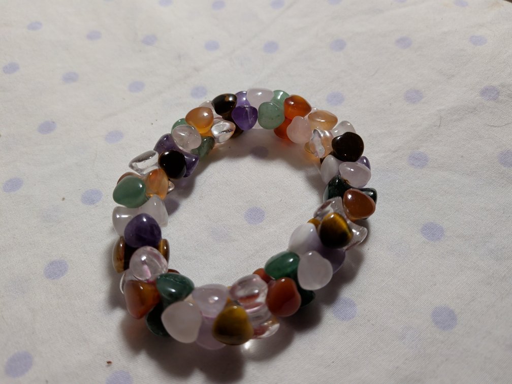 Multicolored stone stretchy heart bracelet 
