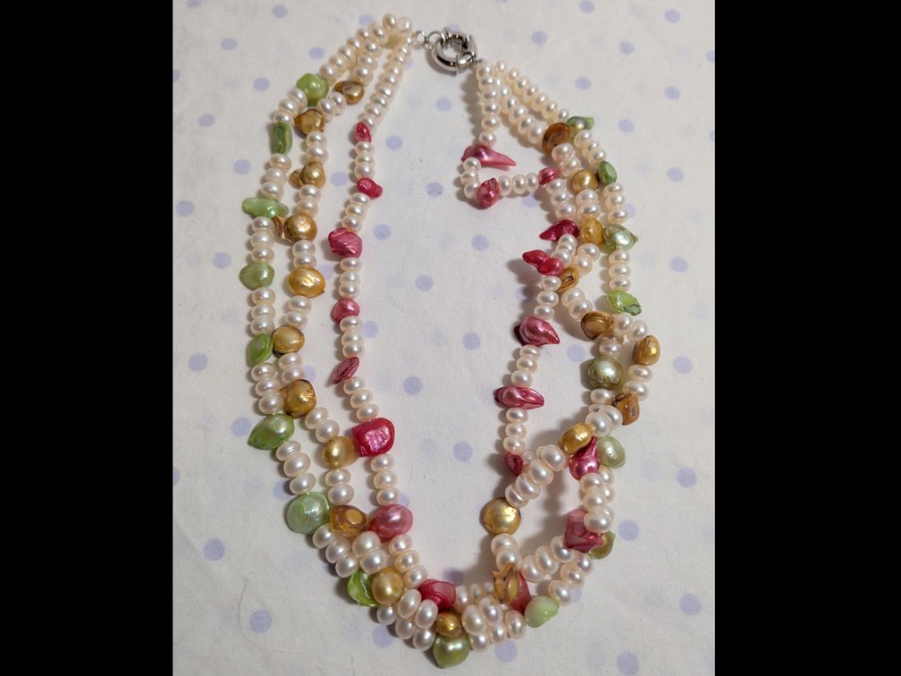 18" White freshwater pearl necklace with colored pearl pieces