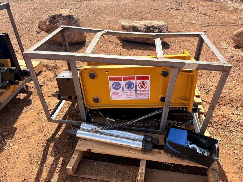 GF Industry Type SSHH680 Hydraulic Breaker