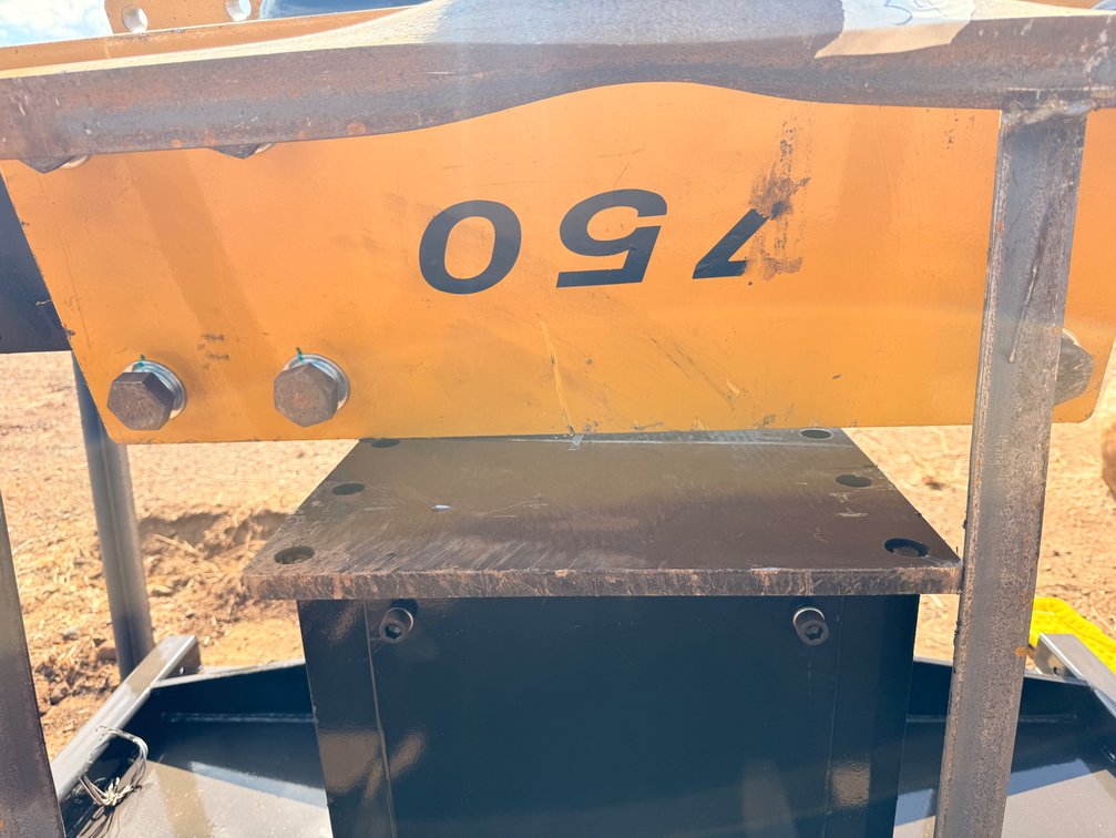 AGT Type PD750-PZ Post Driver