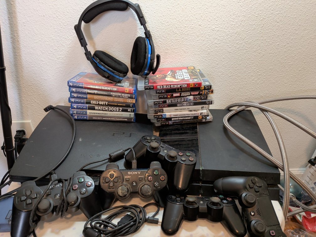 PlayStation gaming lot