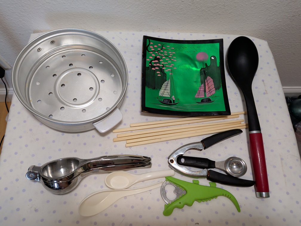 Miscellaneous kitchen wares