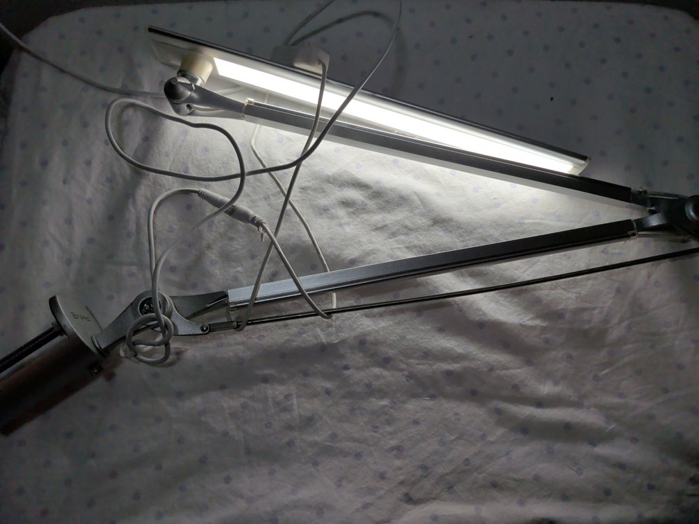 Desk lamp