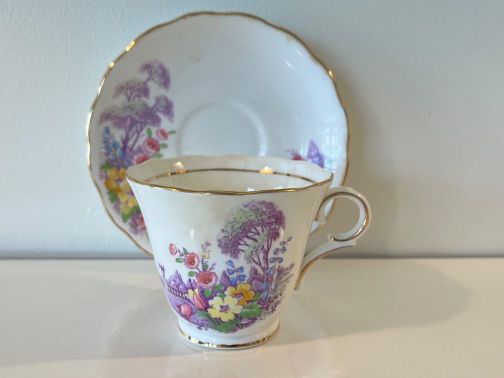 Colclough Bone China Teacup and.Saucer