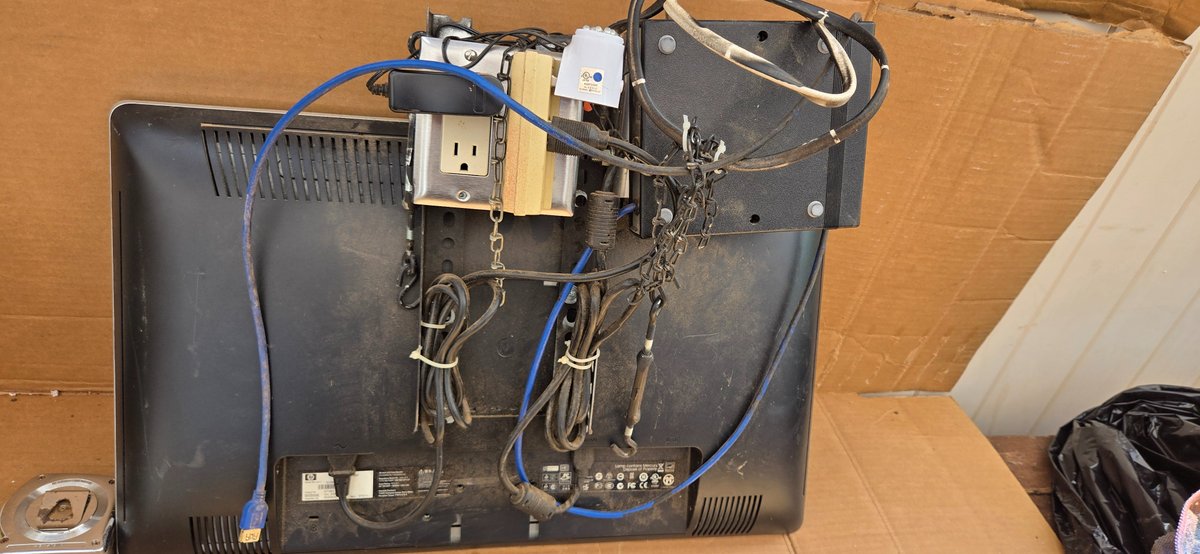H/P 24x15" monitor