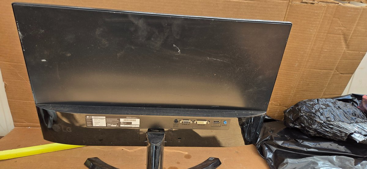 LG 22"x13" Monitor w/Stand