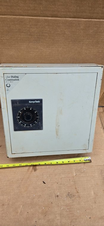 Wall safe KEEPSAFE* 14"x14"