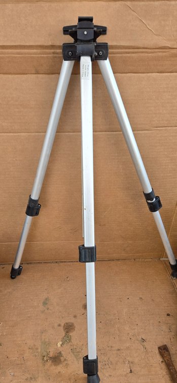 Tripod  light type 63"