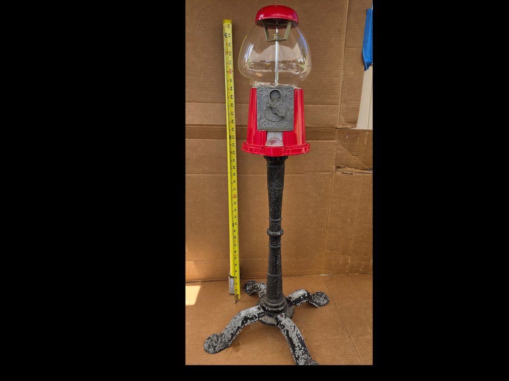 Classic Gum Ball stand